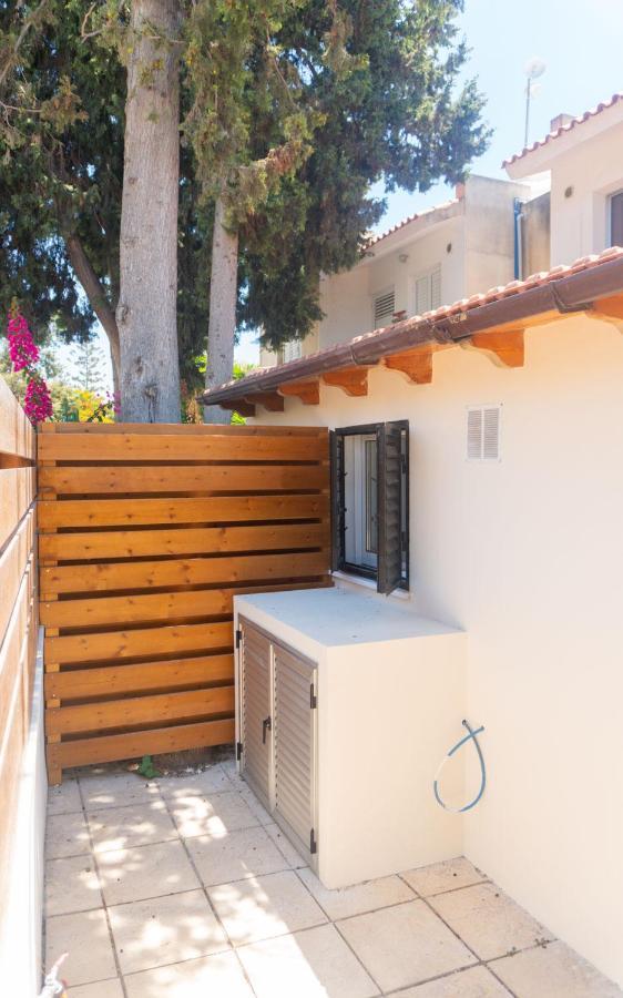 Dub House 3 Apartment Paphos Exterior photo